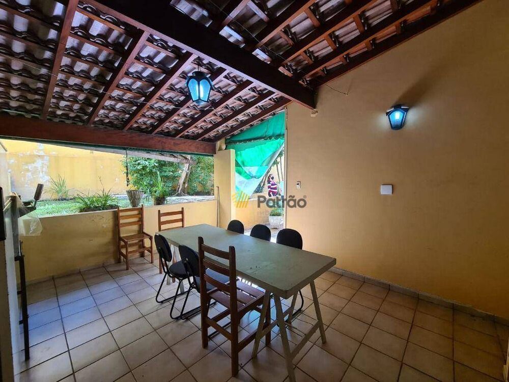 Sobrado à venda e aluguel com 3 quartos, 300m² - Foto 4