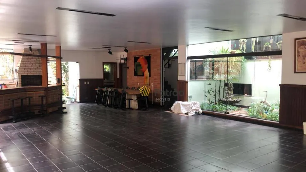 Casa, 5 quartos, 488 m² - Foto 1
