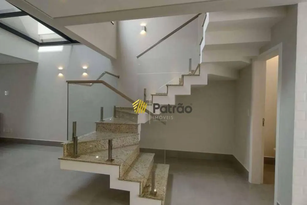 Sobrado, 3 quartos, 200 m² - Foto 1