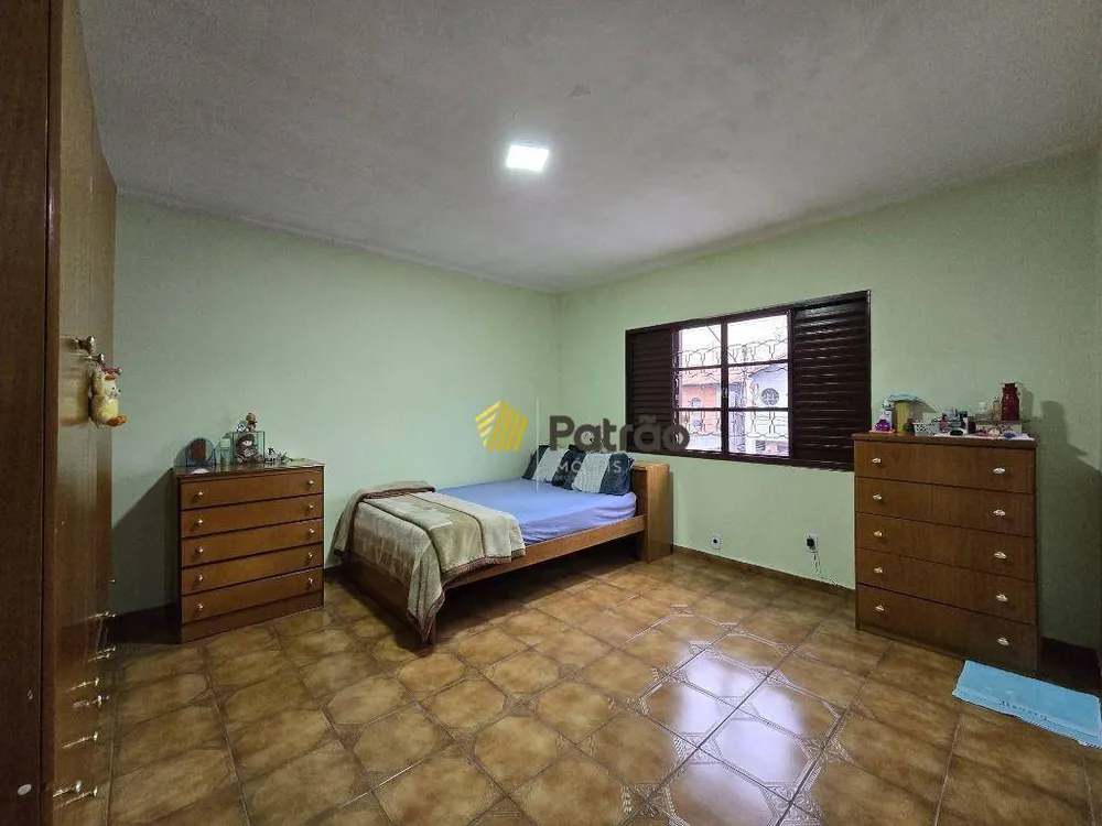 Sobrado, 3 quartos, 214 m² - Foto 1