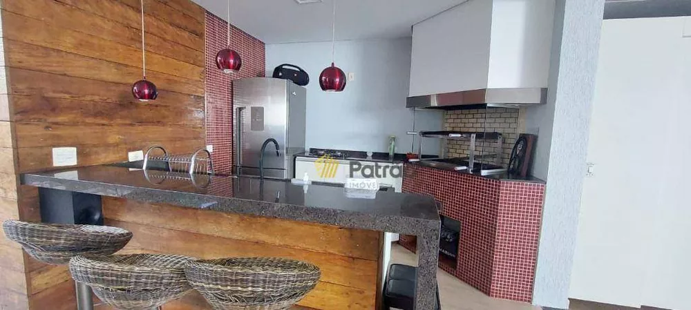 Sobrado à venda com 3 quartos, 367m² - Foto 1