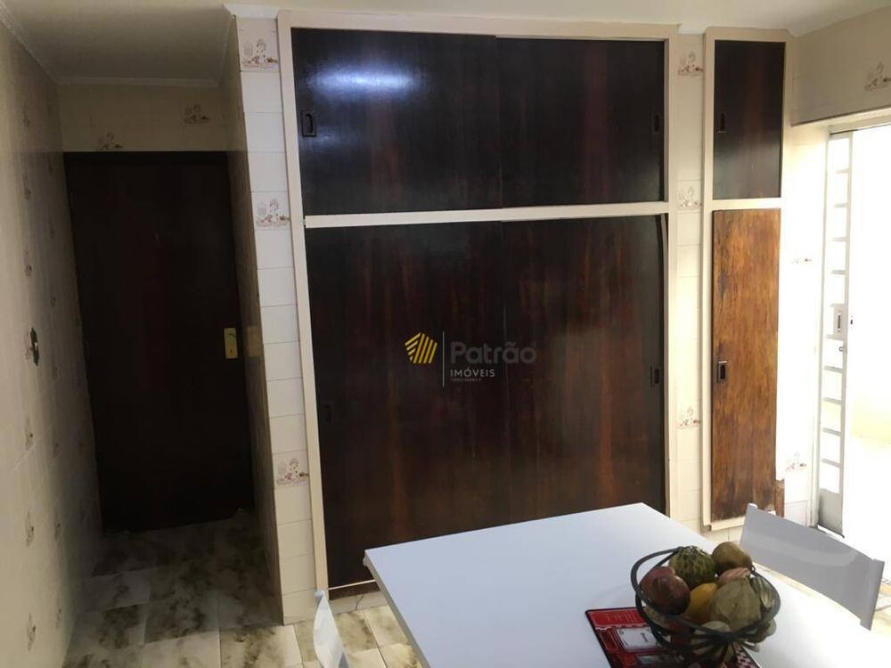 Casa, 2 quartos, 207 m² - Foto 1