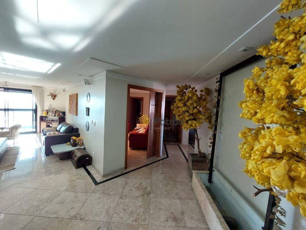 Apartamento à venda com 4 quartos, 215m² - Foto 3