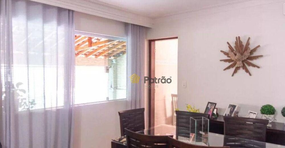Casa, 3 quartos, 213 m² - Foto 2