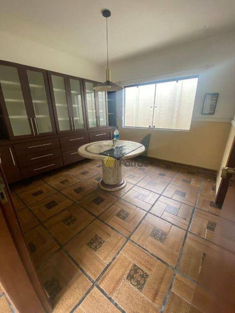 Casa, 3 quartos, 275 m² - Foto 2