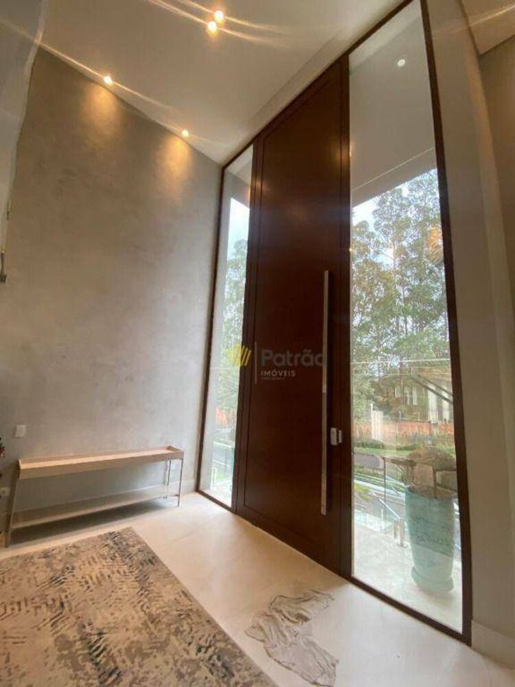 Casa de Condomínio à venda com 4 quartos, 550m² - Foto 4