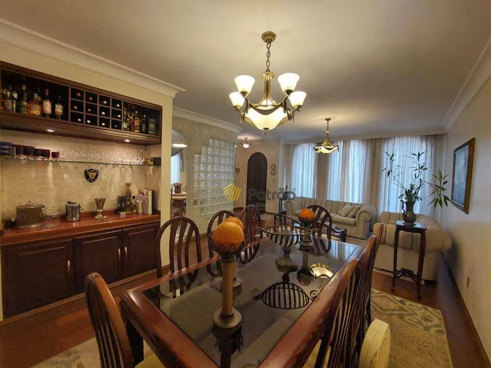 Casa, 3 quartos, 253 m² - Foto 1