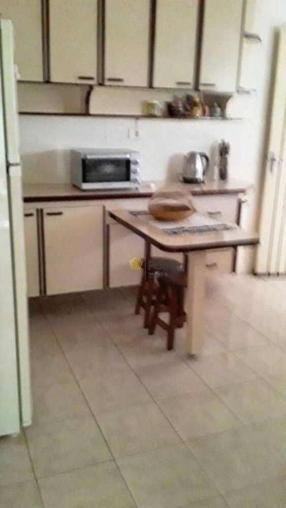 Casa à venda com 3 quartos, 260m² - Foto 2