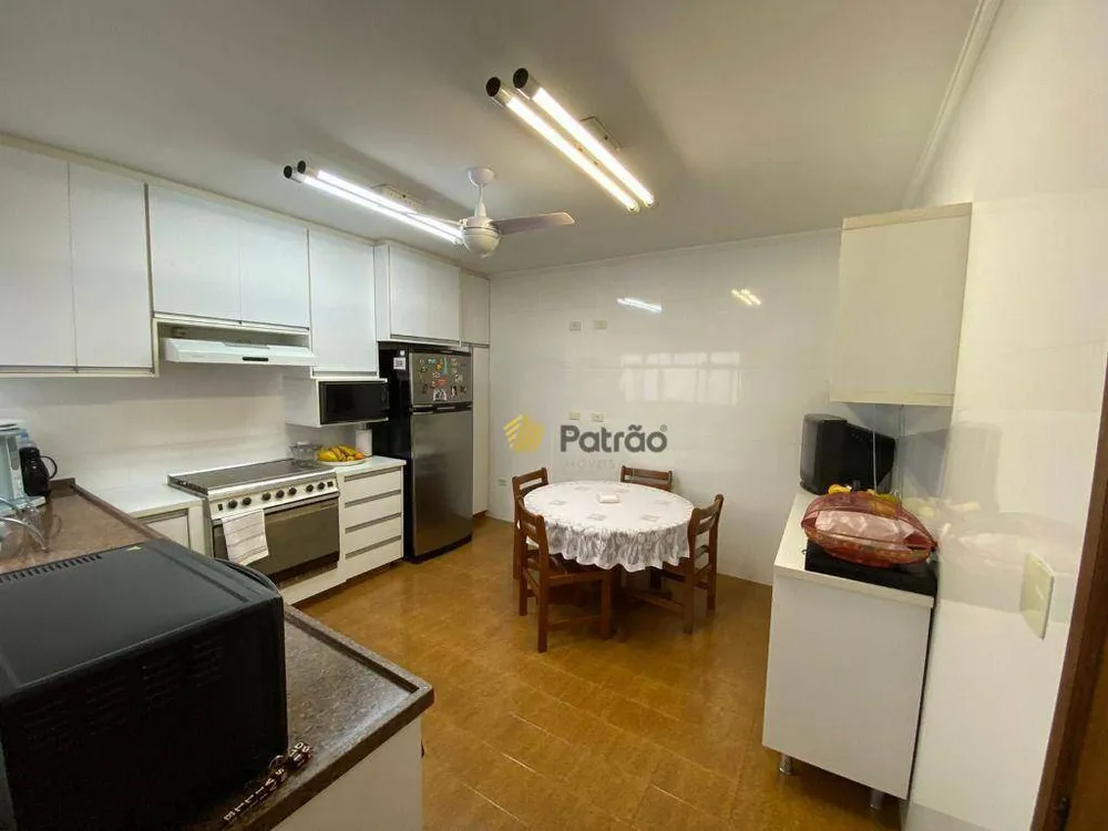 Sobrado, 5 quartos, 248 m² - Foto 9