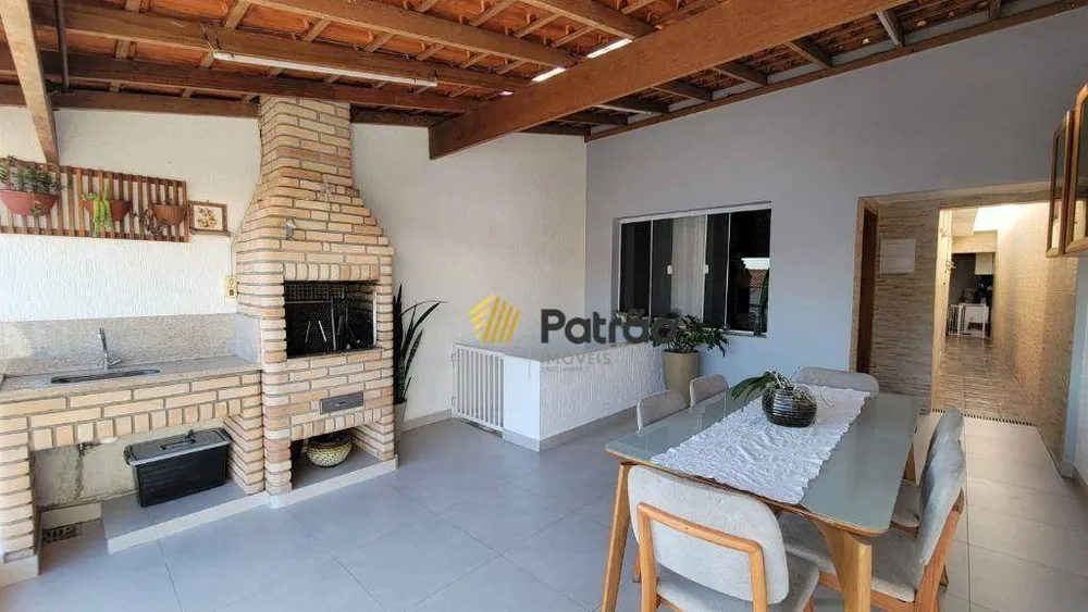 Casa, 3 quartos, 142 m² - Foto 1