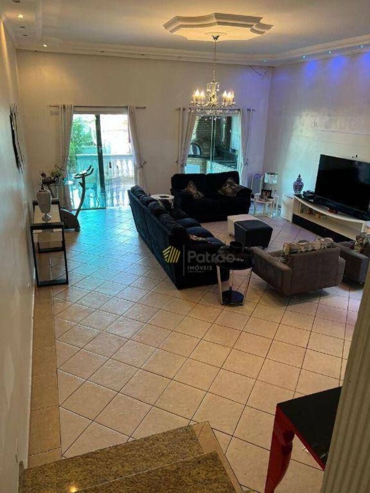 Casa, 3 quartos, 220 m² - Foto 4