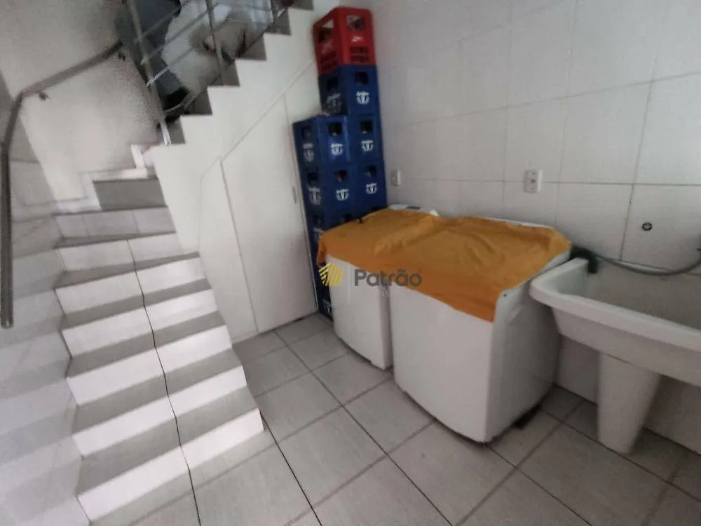 Sobrado, 3 quartos, 318 m² - Foto 2