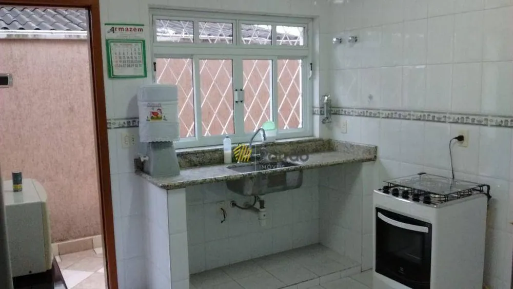 Casa, 3 quartos, 250 m² - Foto 1