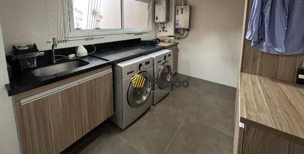 Apartamento, 3 quartos, 242 m² - Foto 2