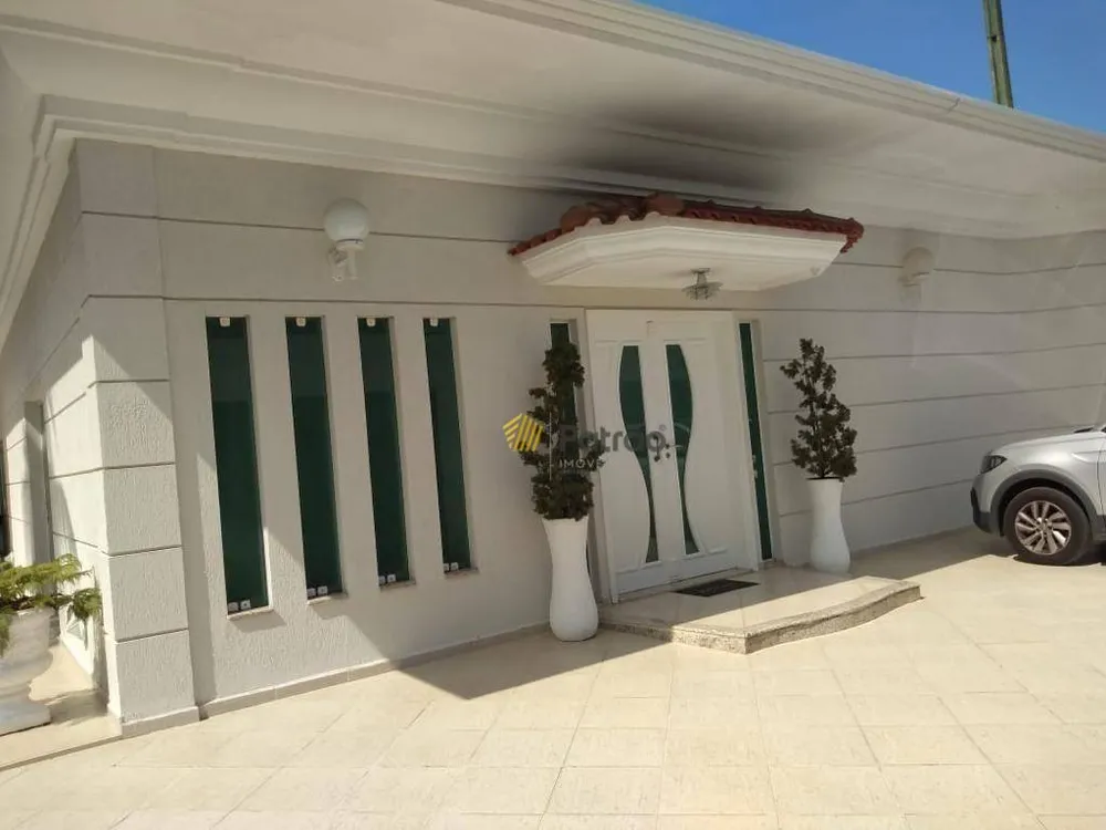 Casa, 4 quartos, 500 m² - Foto 1