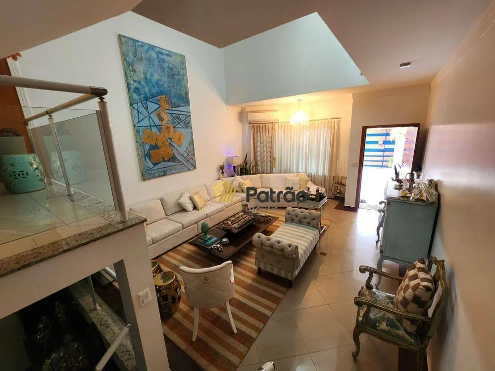 Sobrado, 3 quartos, 253 m² - Foto 1