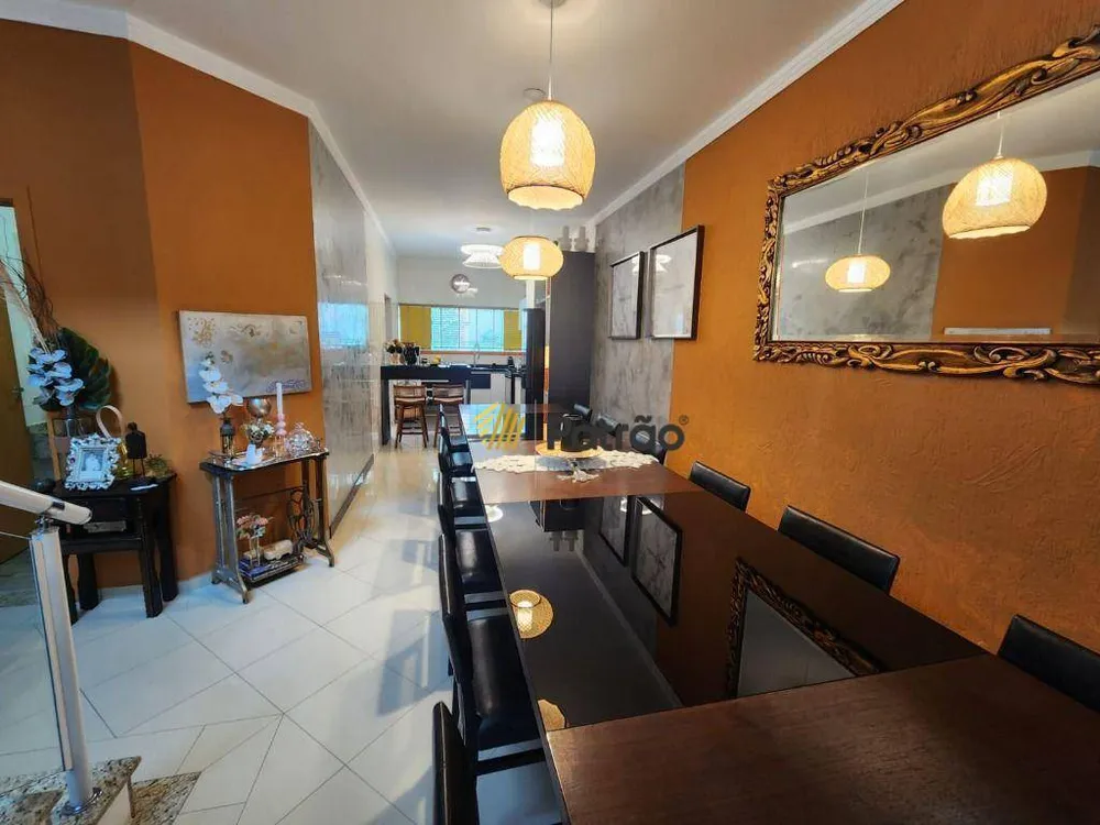 Sobrado, 3 quartos, 253 m² - Foto 4
