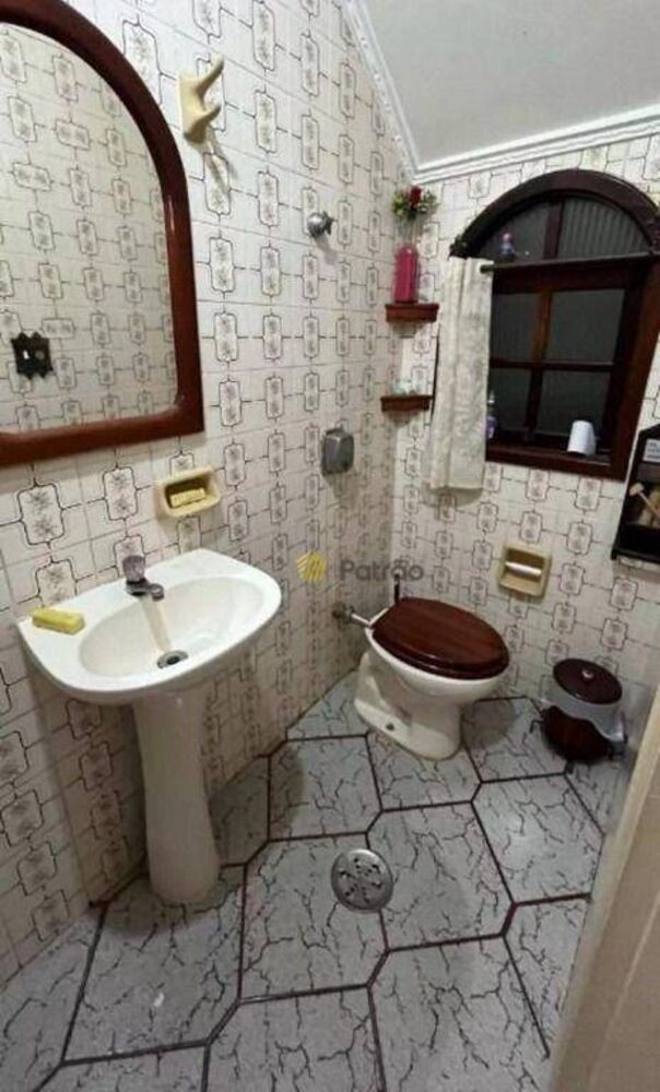 Sobrado, 3 quartos, 245 m² - Foto 1