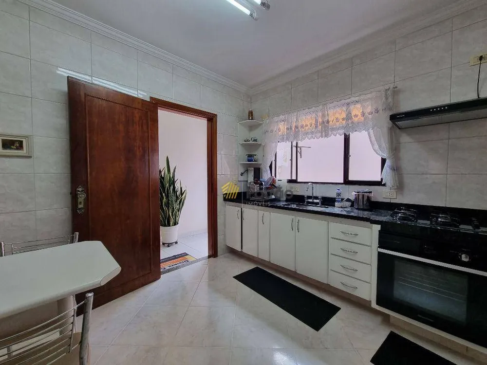 Sobrado, 4 quartos, 253 m² - Foto 2