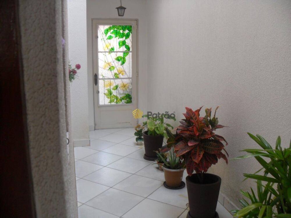 Casa, 3 quartos, 228 m² - Foto 4