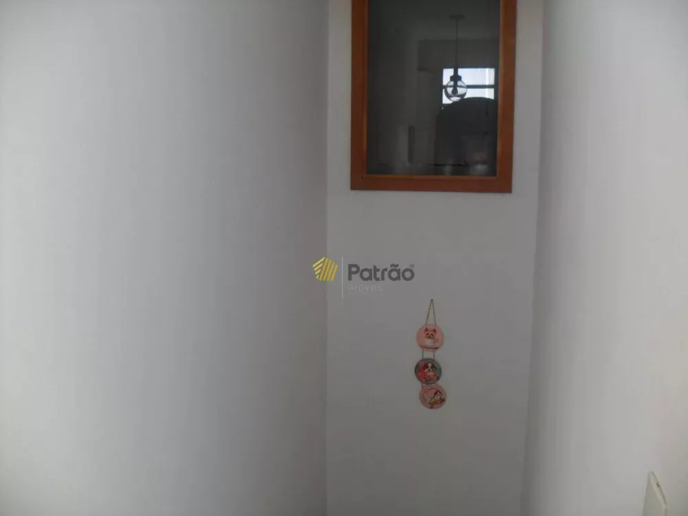 Casa, 3 quartos, 228 m² - Foto 1