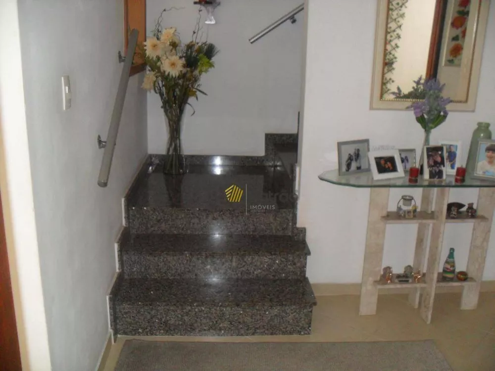 Casa, 3 quartos, 228 m² - Foto 3