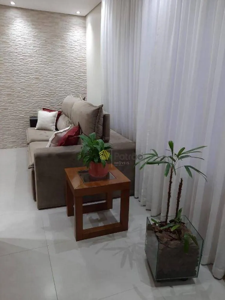 Casa, 3 quartos, 201 m² - Foto 1