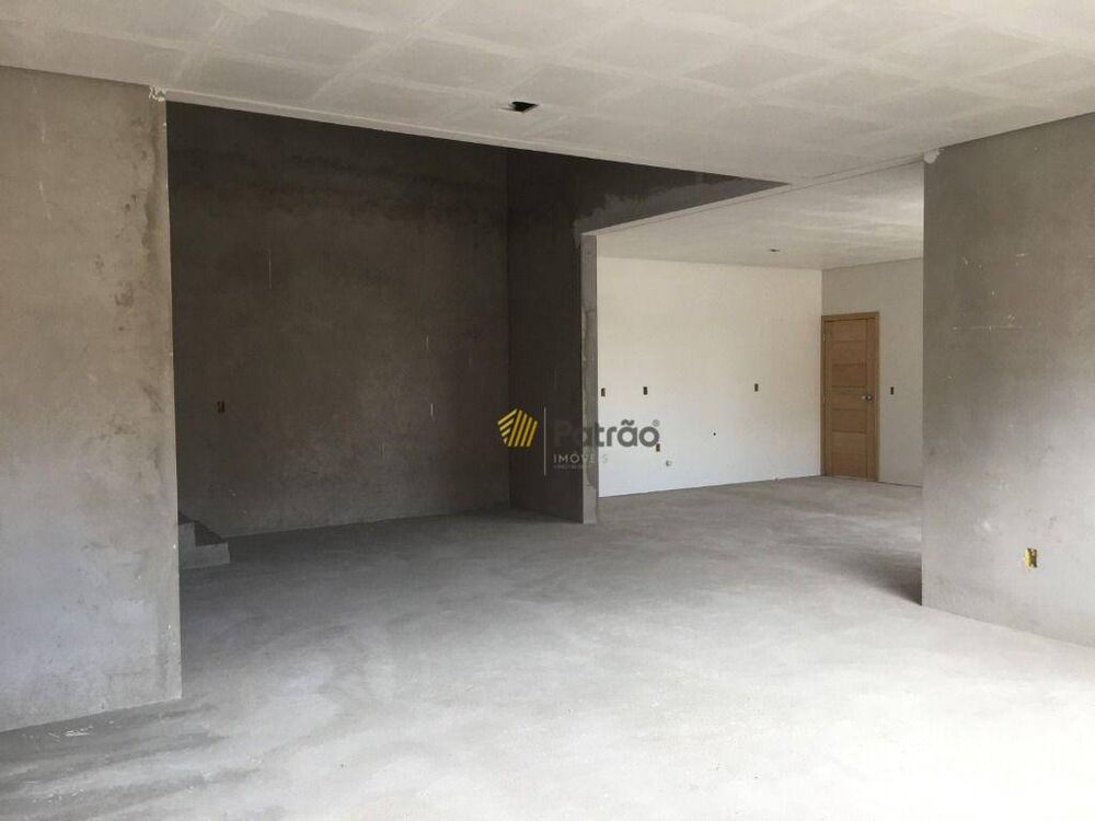 Sobrado à venda com 4 quartos, 319m² - Foto 4