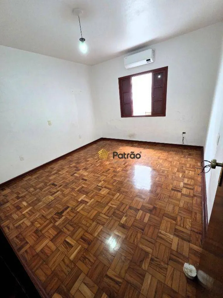 Casa, 3 quartos, 237 m² - Foto 15