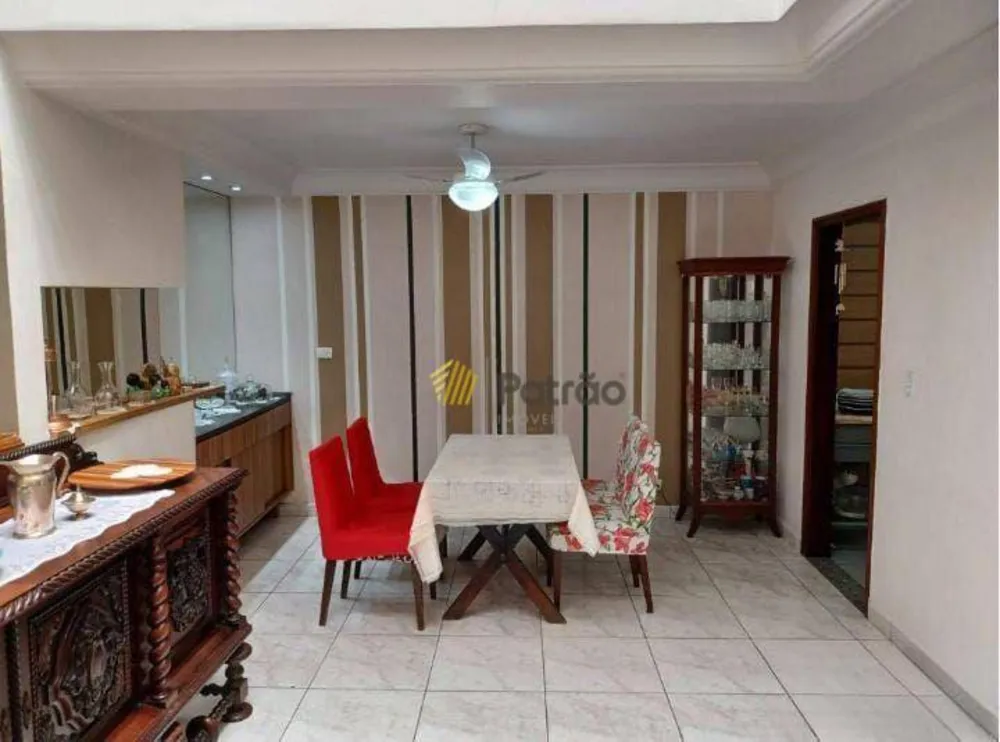 Casa, 4 quartos, 250 m² - Foto 8