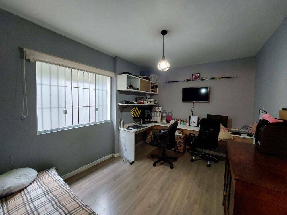 Sobrado à venda com 3 quartos, 138m² - Foto 1