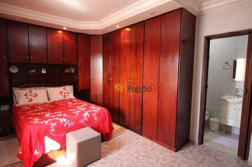 Sobrado, 3 quartos, 228 m² - Foto 2