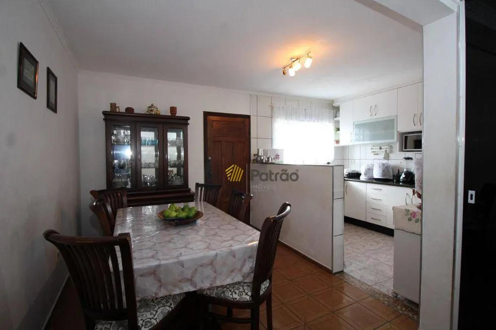 Sobrado, 3 quartos, 228 m² - Foto 2
