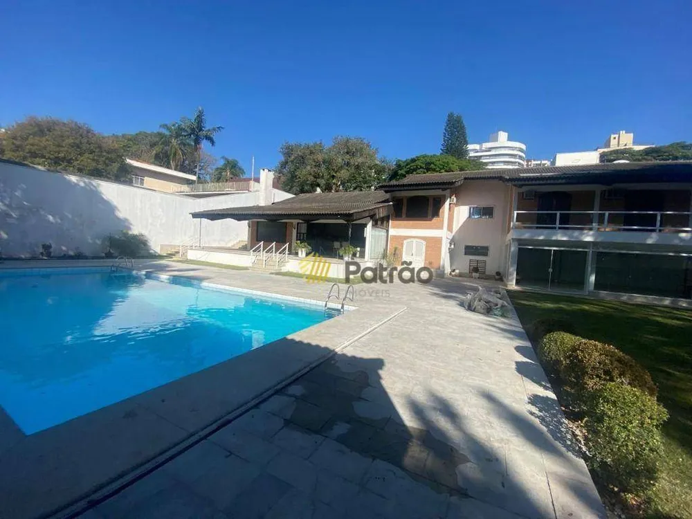 Casa, 5 quartos, 724 m² - Foto 1