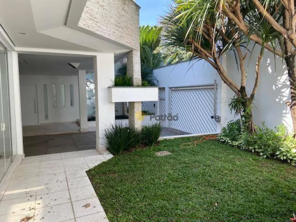 Casa, 6 quartos, 1131 m² - Foto 1