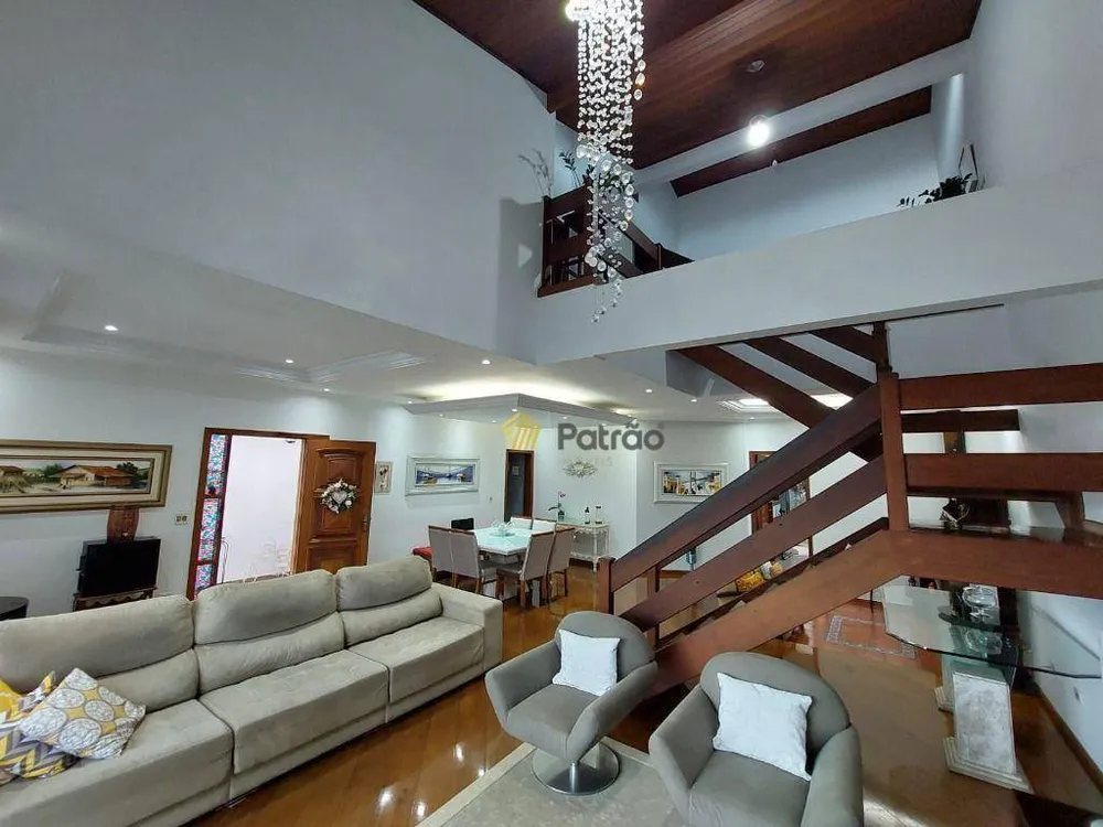 Sobrado, 4 quartos, 333 m² - Foto 1
