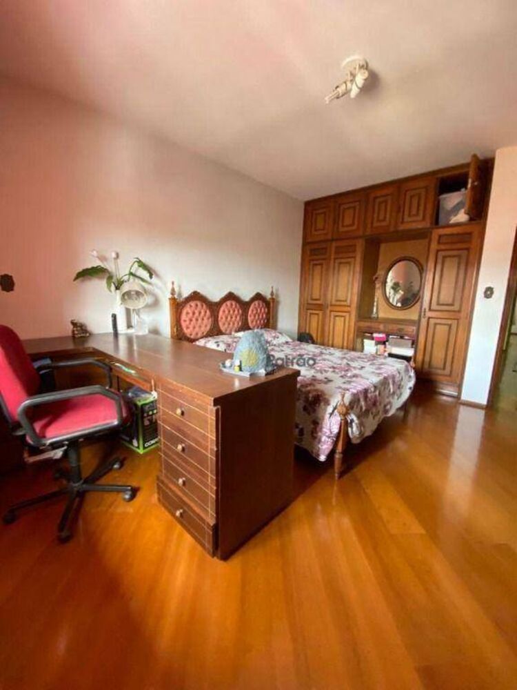 Sobrado à venda com 4 quartos, 360m² - Foto 3