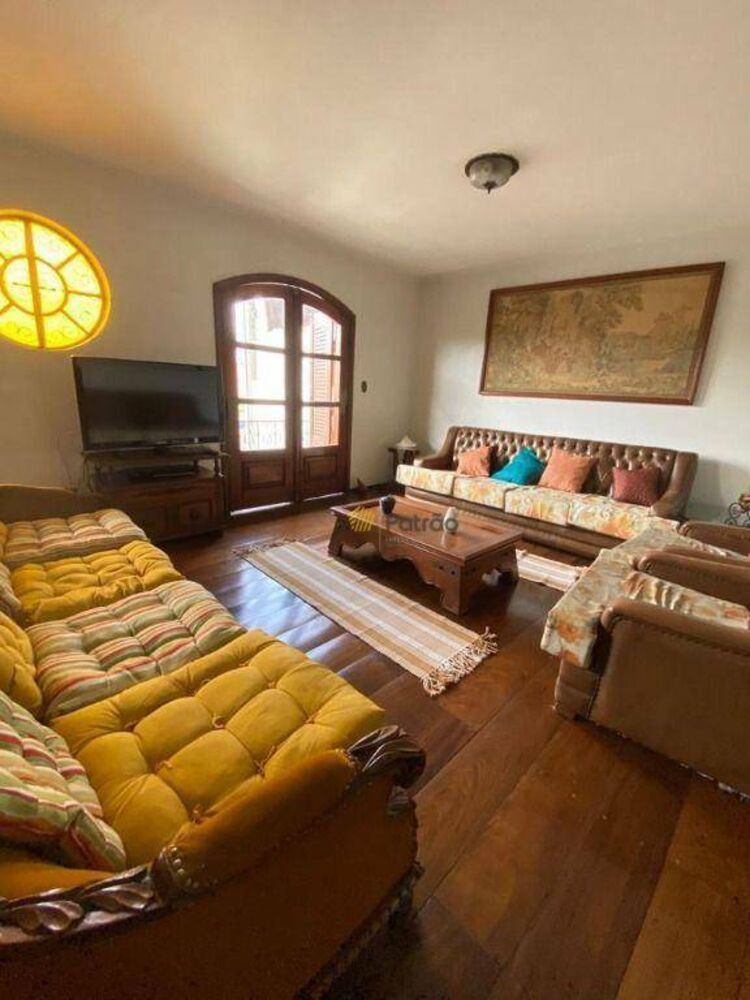 Sobrado à venda com 4 quartos, 360m² - Foto 1