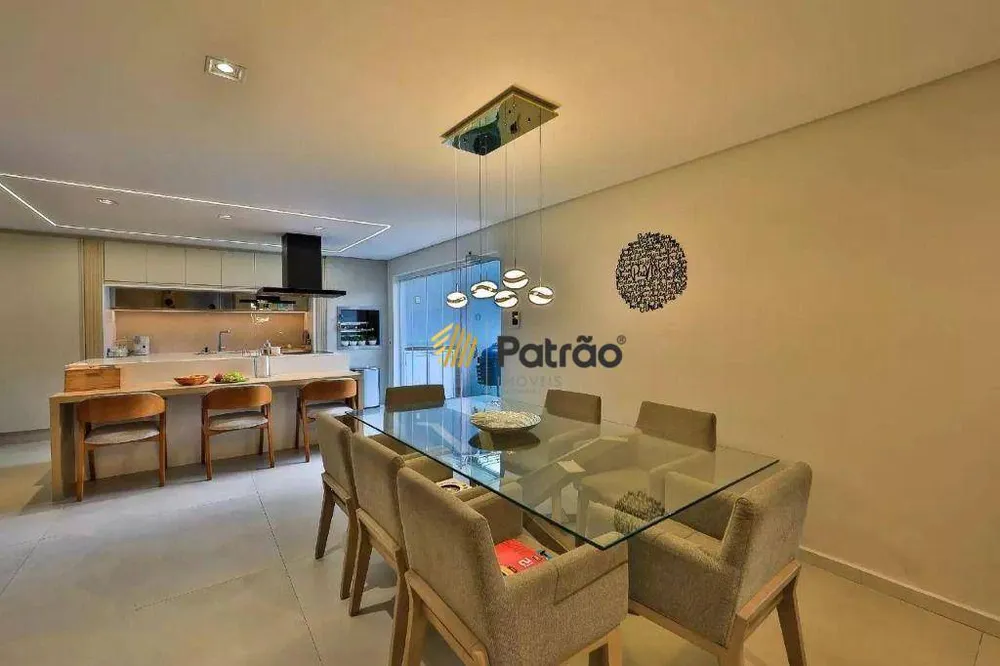 Sobrado, 4 quartos, 270 m² - Foto 1