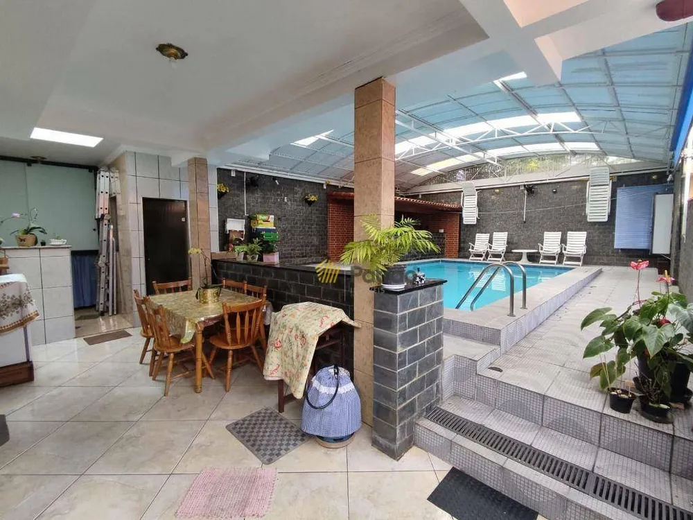 Casa, 2 quartos, 234 m² - Foto 1