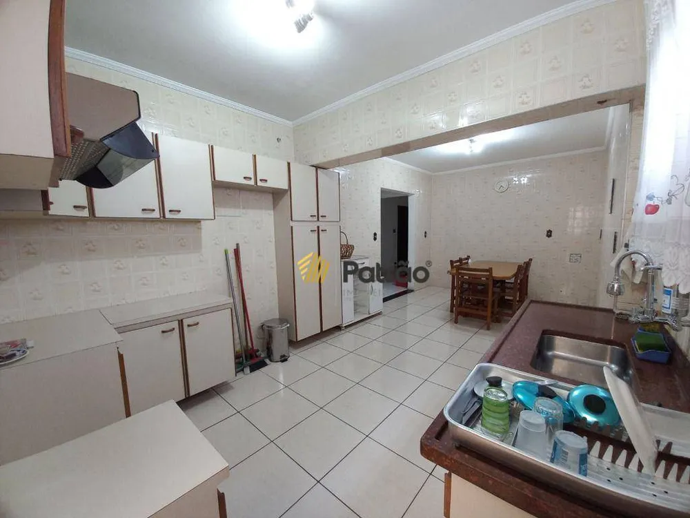Casa, 3 quartos, 257 m² - Foto 4