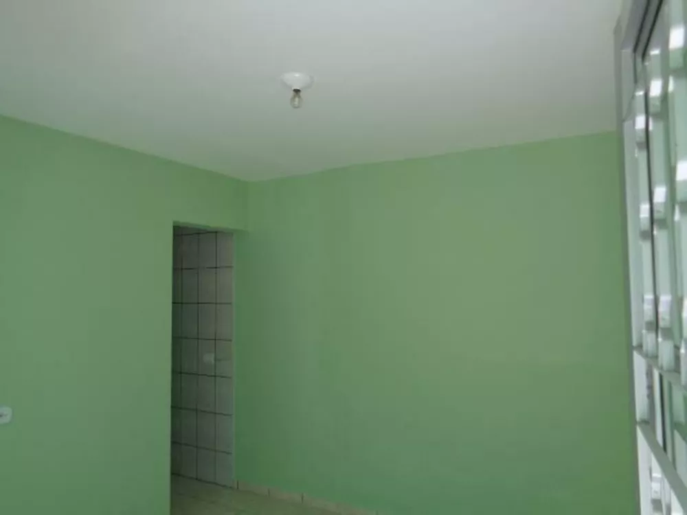 Casa à venda com 3 quartos, 158m² - Foto 1