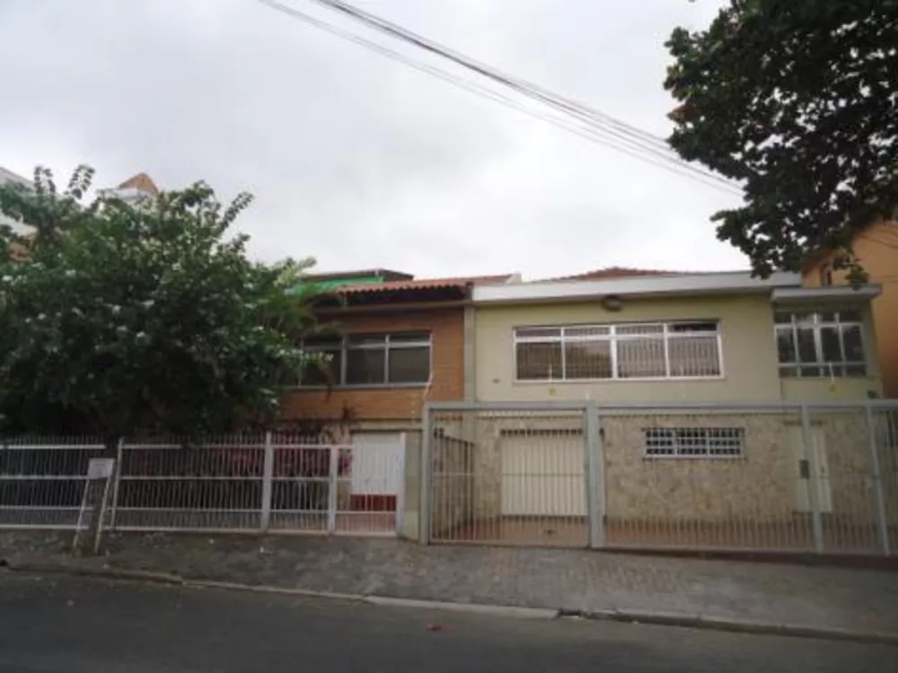 Casa à venda com 4 quartos, 200m² - Foto 2