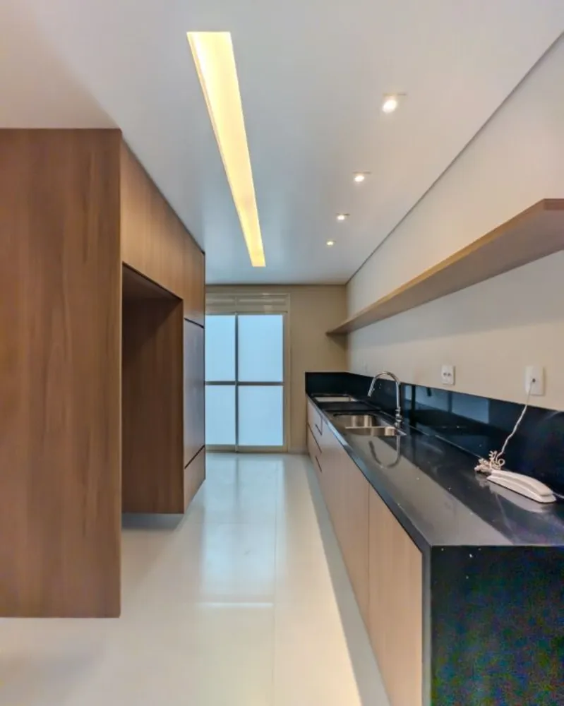 Apartamento, 3 quartos, 223 m² - Foto 2