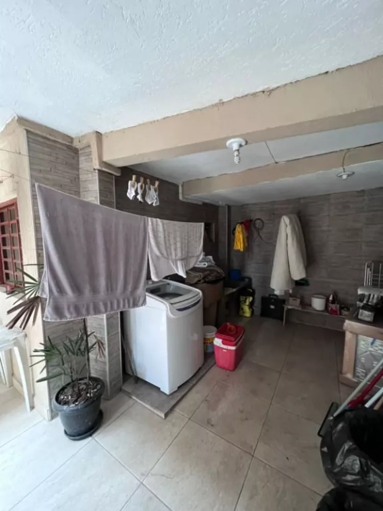 Sobrado à venda com 7 quartos, 244m² - Foto 3