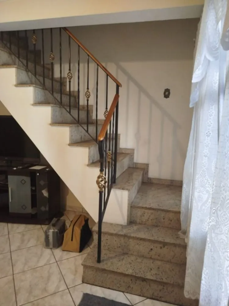 Sobrado, 3 quartos, 200 m² - Foto 1