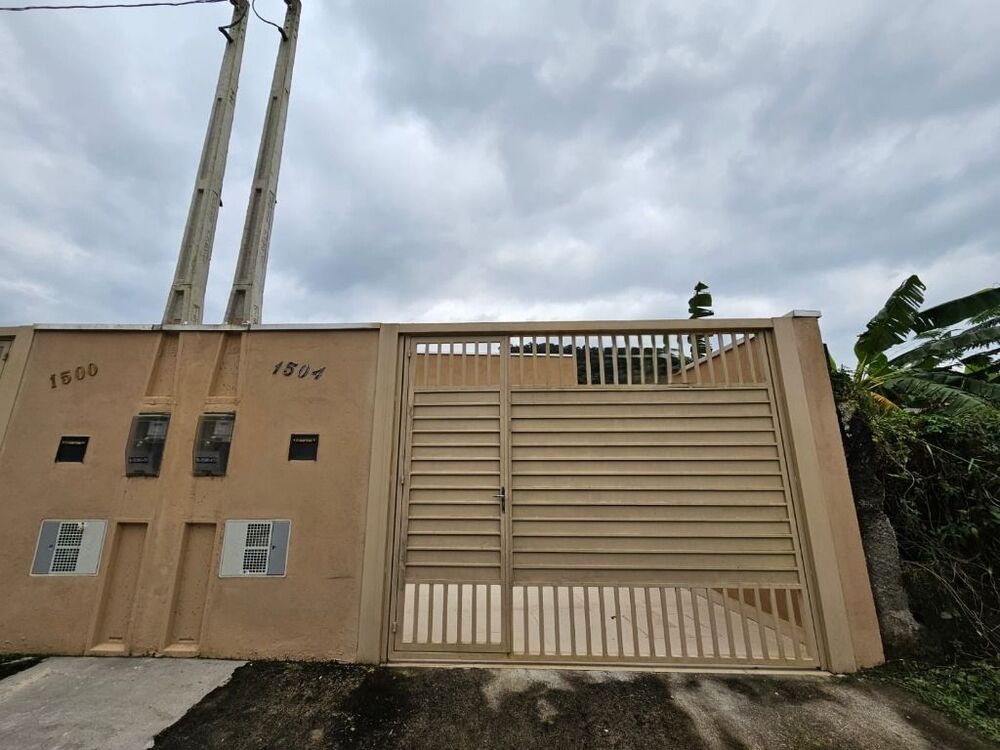 Casa à venda com 2 quartos, 155m² - Foto 1