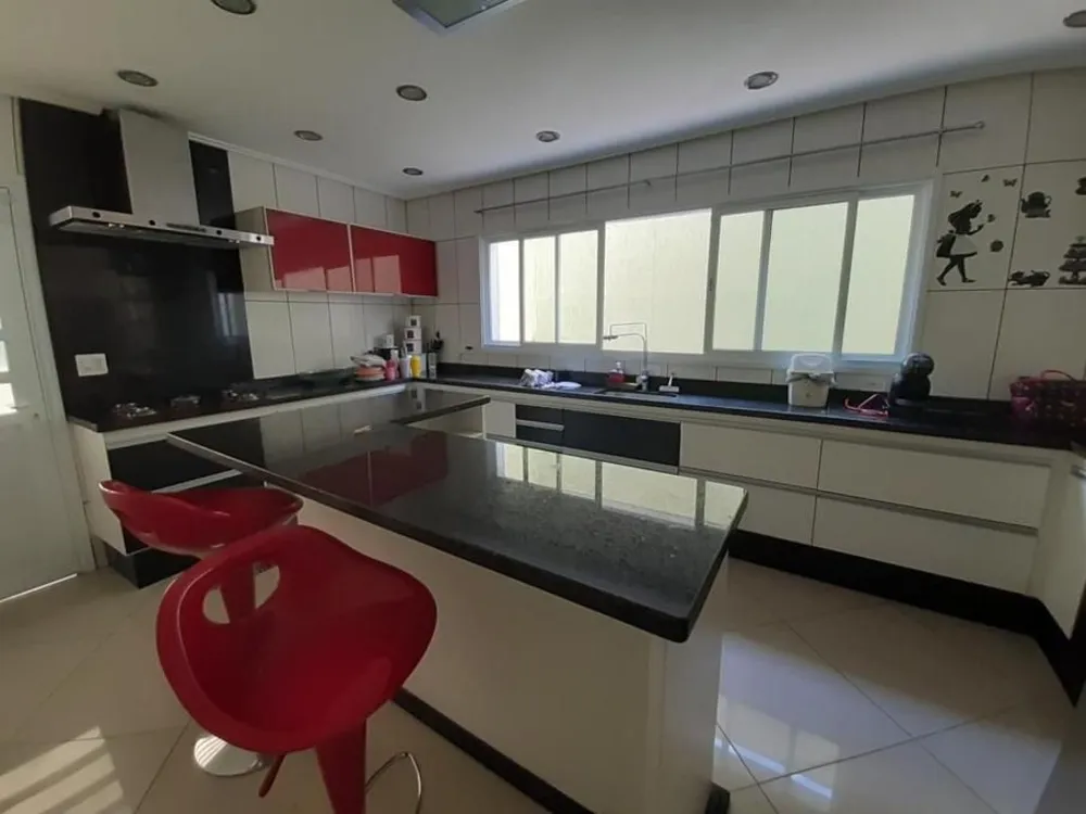 Sobrado, 3 quartos, 182 m² - Foto 1