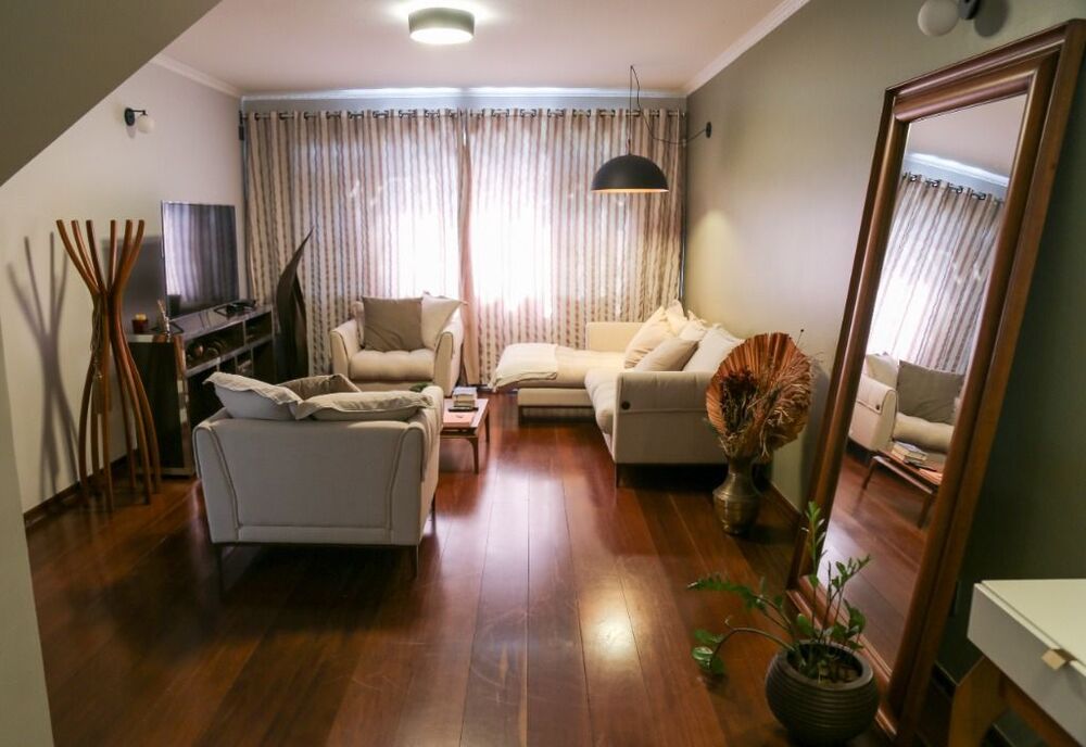 Sobrado à venda com 4 quartos, 350m² - Foto 1
