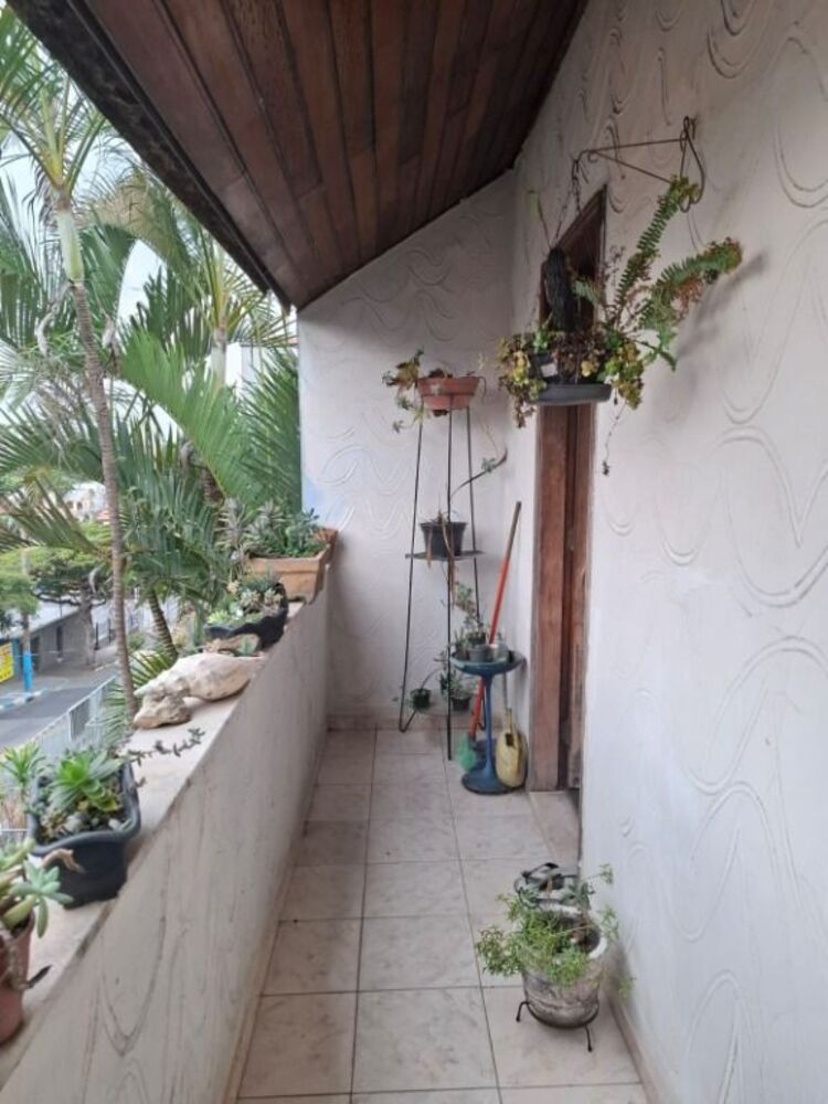 Casa à venda com 4 quartos, 350m² - Foto 4